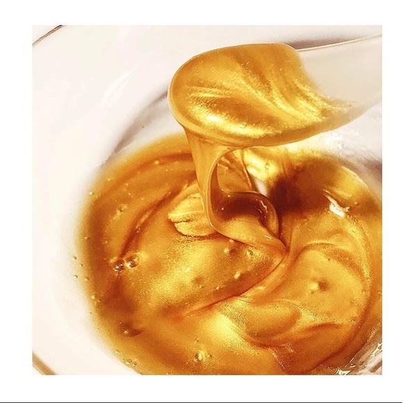 𝐺𝑜𝑙𝑑𝑒𝑛 𝐶𝑜𝑙𝑙𝑎𝑔𝑒𝑛 𝐹𝑎𝑐𝑖𝑎𝑙 - Picture 2 of 12